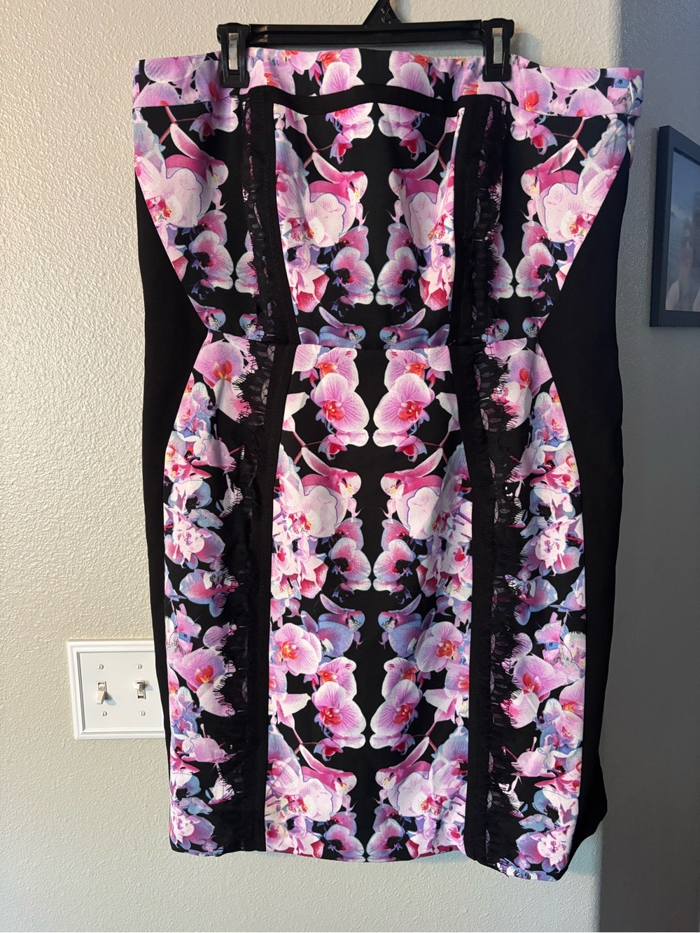 City Chic Orchid Floral Bodycon Dress Black Side Panels Size L/20
